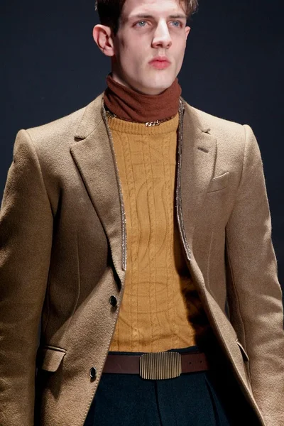 Look 14